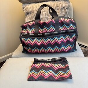 LeSportsac Weekender Duffle Bag Matching‎ Pouch Multicolor Chevron Zigzag Nylon
